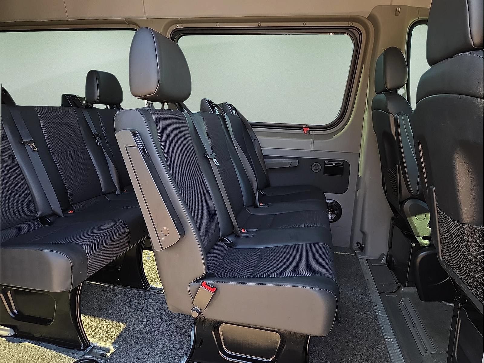 Used 2018 Mercedes-Benz Sprinter 2500 image 10