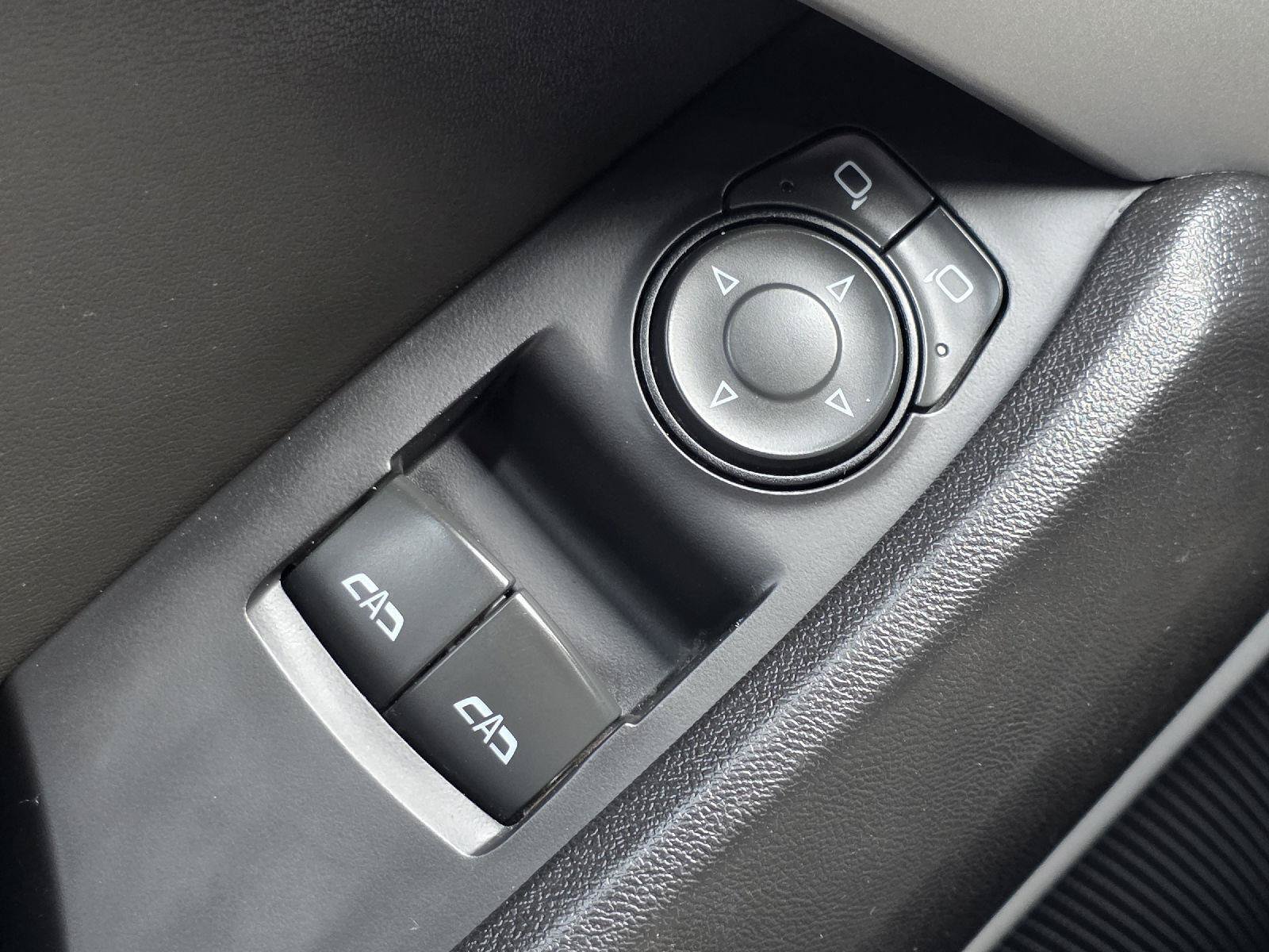Used 2022 Chevrolet Camaro LT RWD image 9