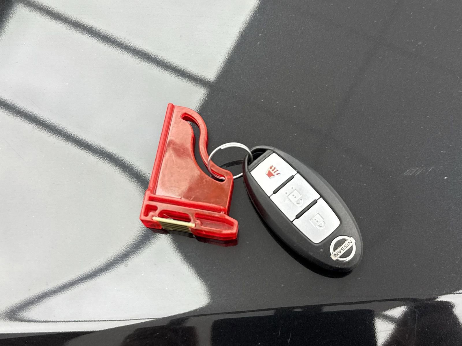 Used 2020 Nissan Pathfinder S image 32