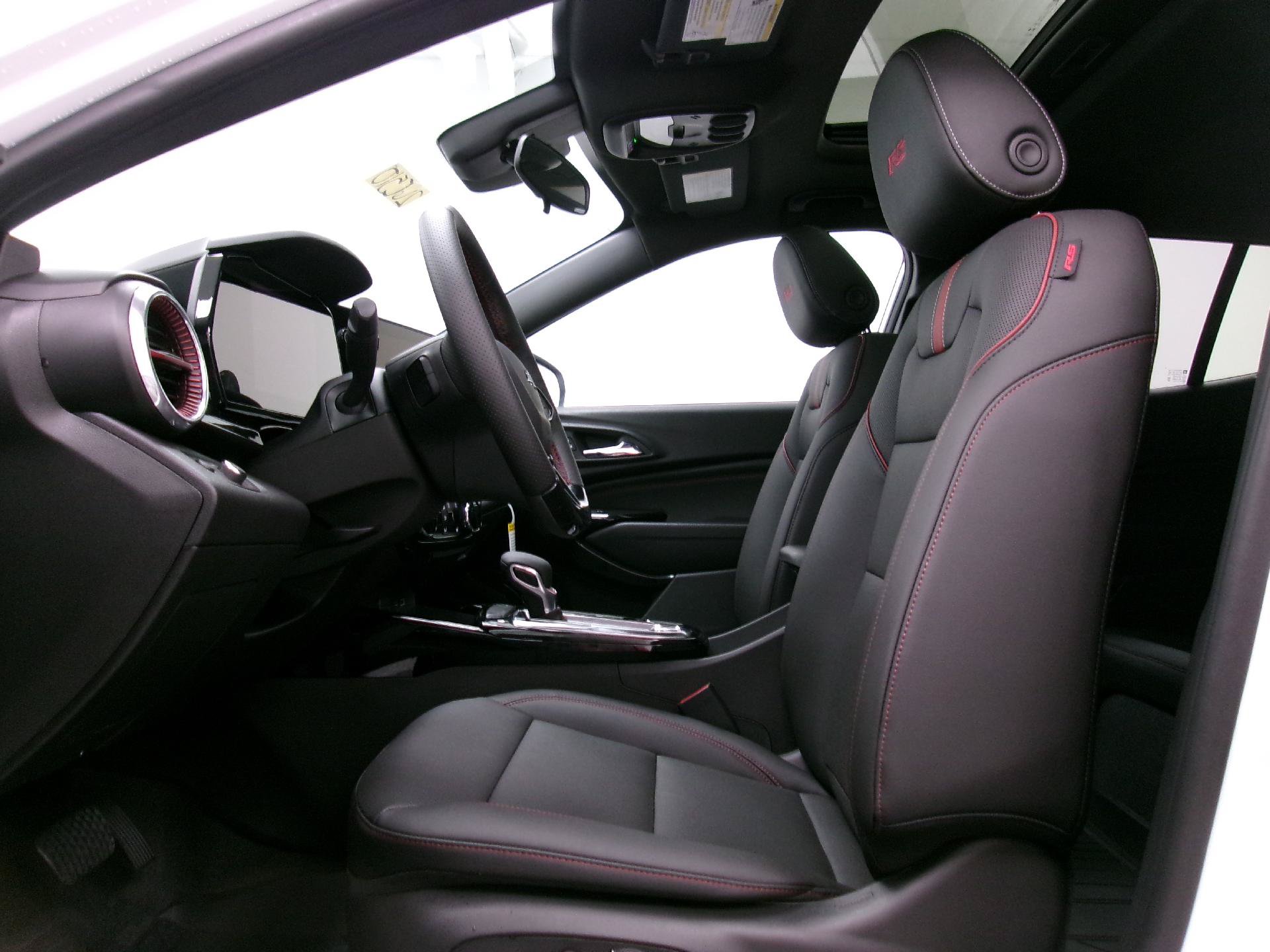 New 2026 Chevrolet Trax RS w/ Sunroof Package FWD image 9