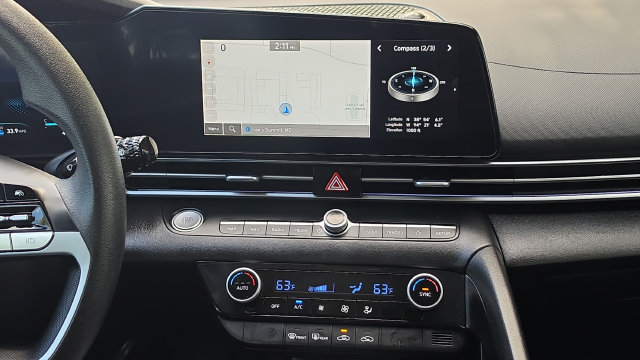 Used 2024 Hyundai Elantra SEL FWD image 9