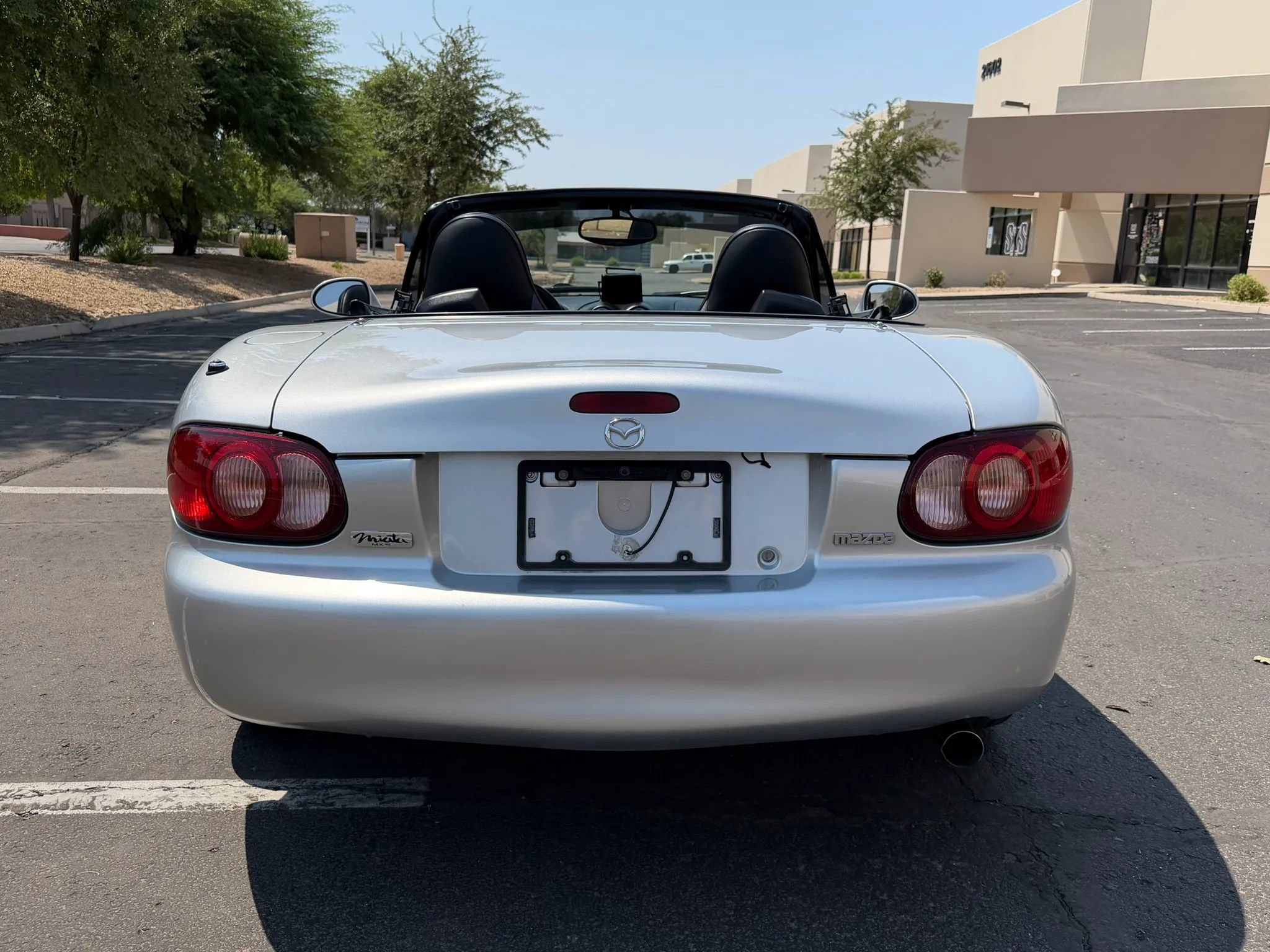 Used 2005 MAZDA MX-5 Miata LS RWD image 8