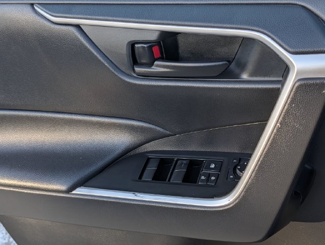 Certified 2025 Toyota RAV4 LE AWD/4WD image 23