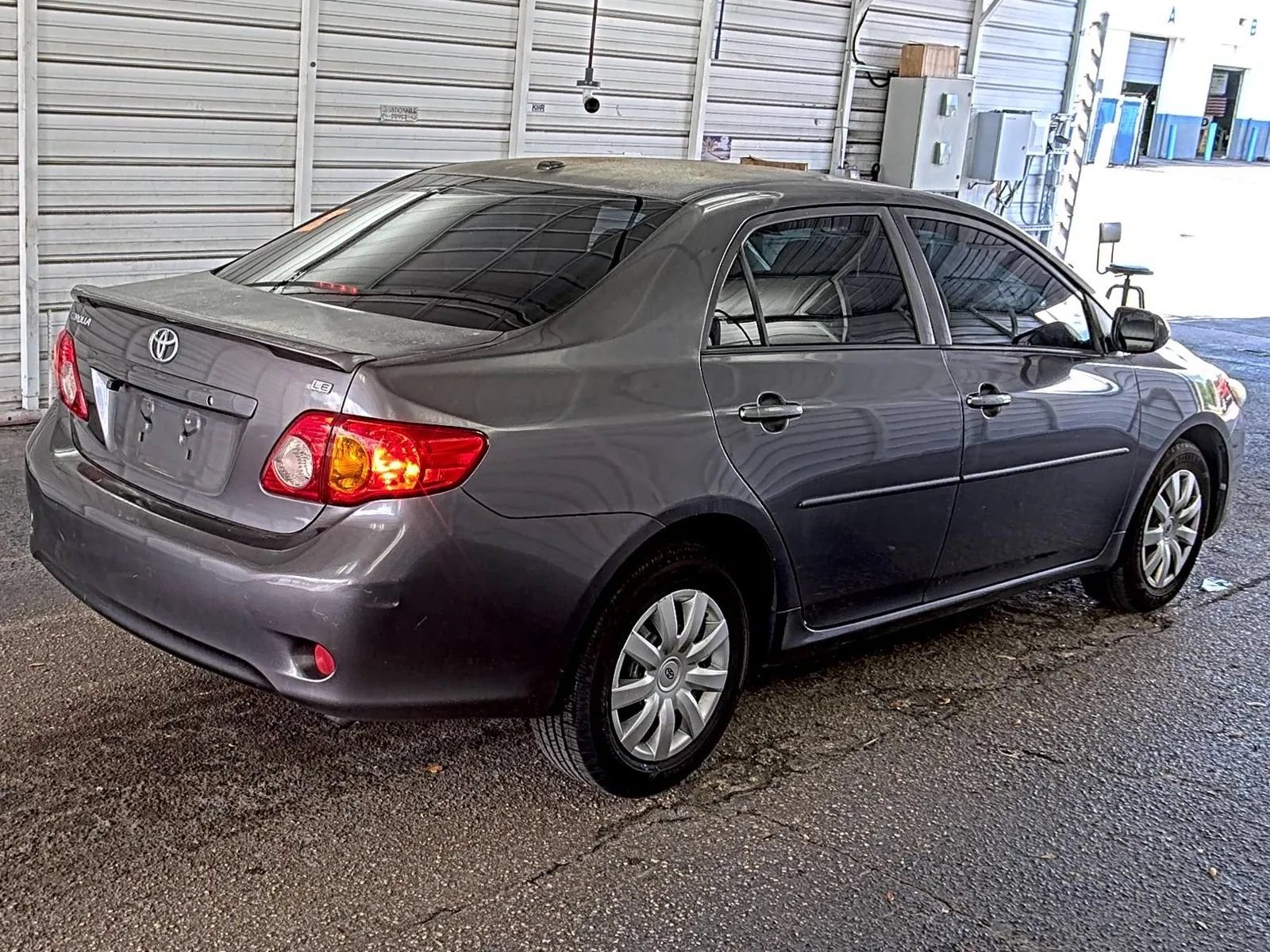 Used 2010 Toyota Corolla LE FWD image 4