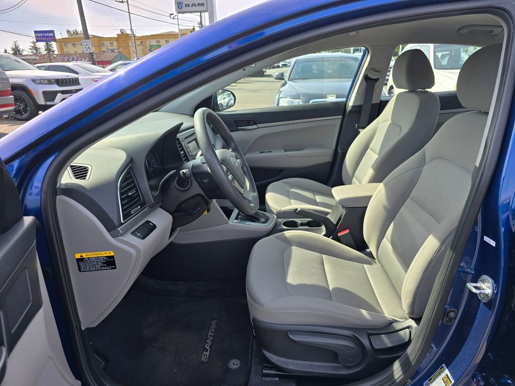 Used 2018 Hyundai Elantra SE FWD image 18