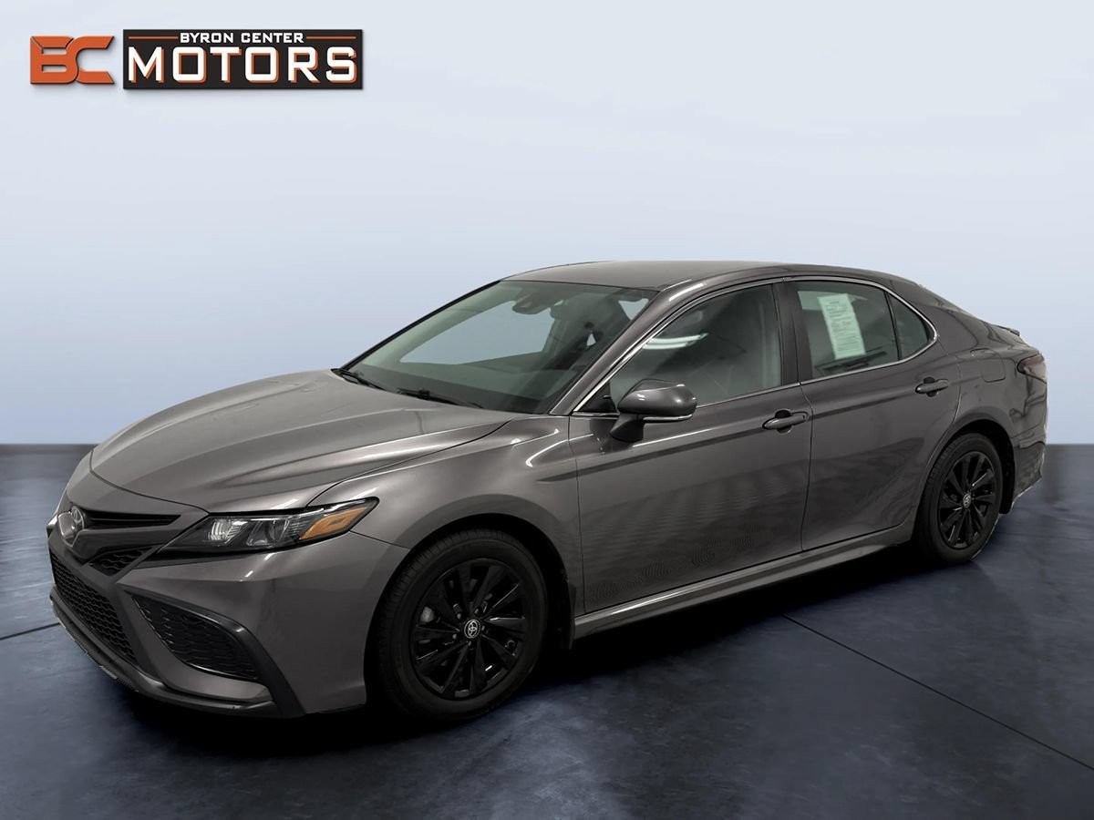 Used 2024 Toyota Camry SE AWD/4WD image 1