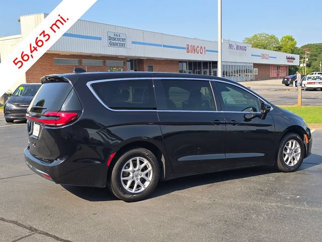 Used 2024 Chrysler Pacifica Touring-L FWD image 3