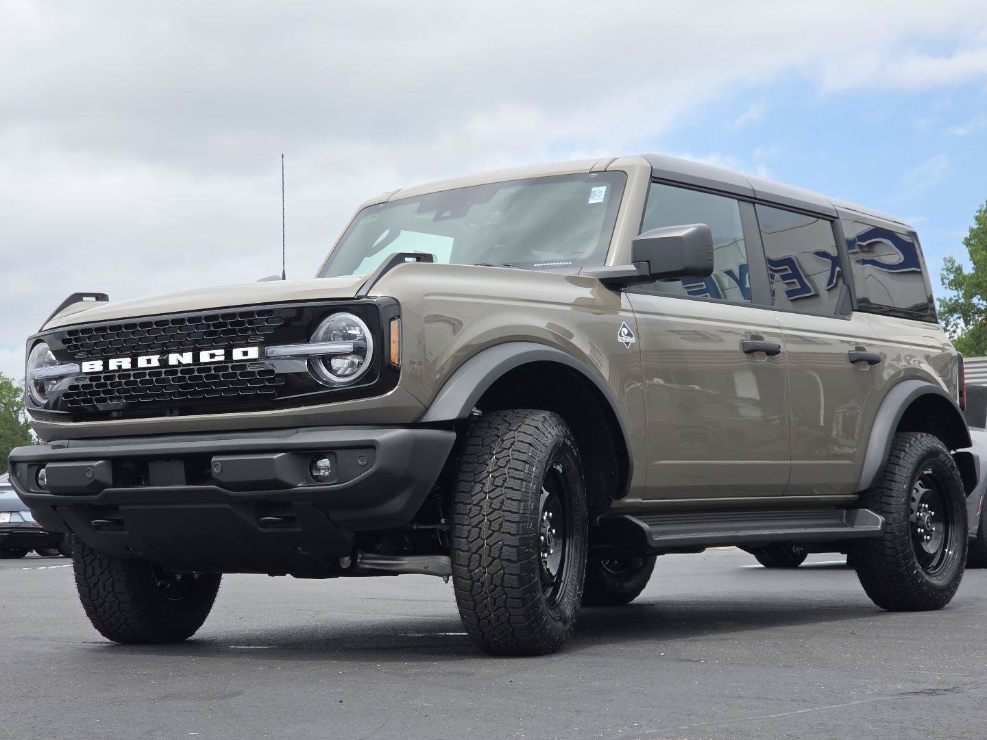 New 2026 Ford Bronco Outer Banks AWD/4WD image 14