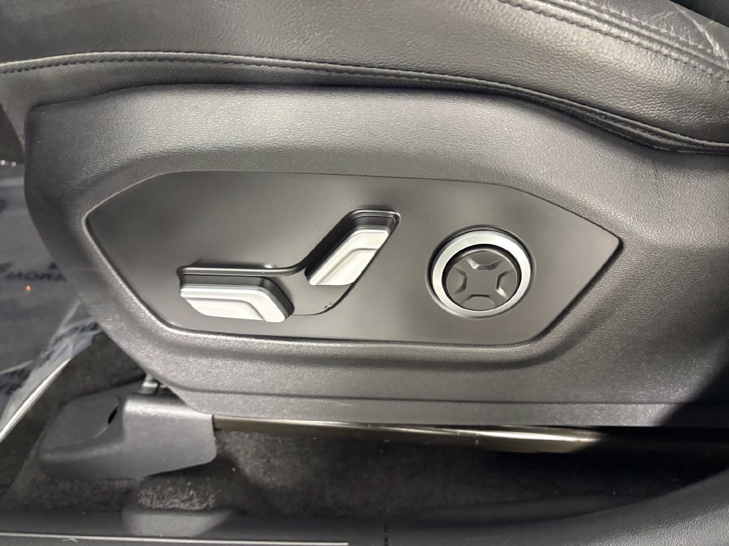 Used 2024 Hyundai Santa Fe Limited AWD/4WD image 14