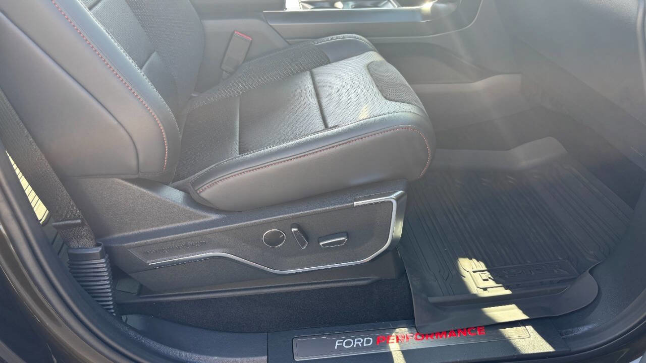 Used 2025 Ford F150 Raptor image 33