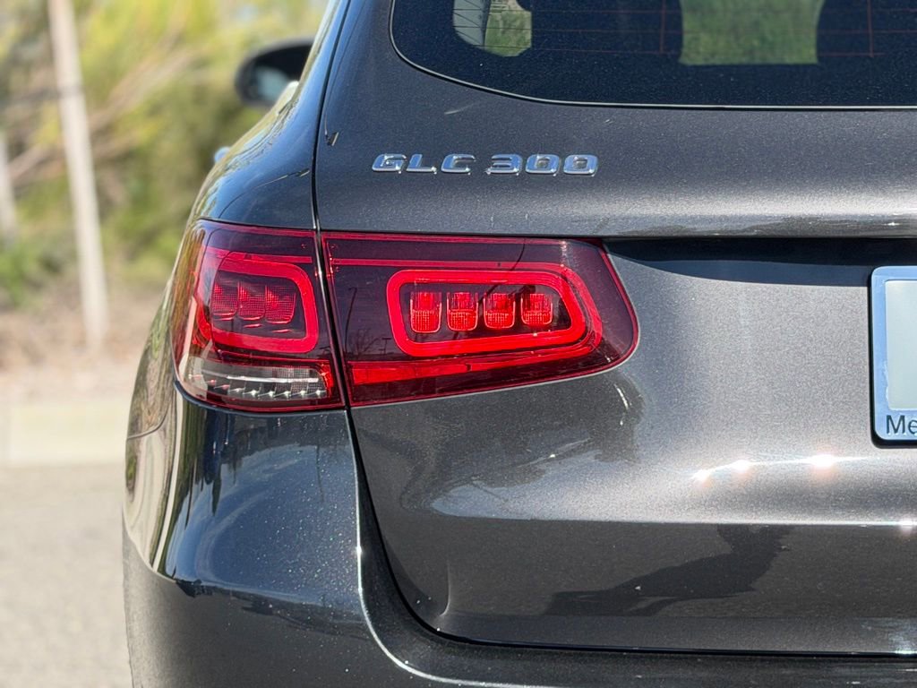 Used 2021 Mercedes-Benz GLC 300 image 11