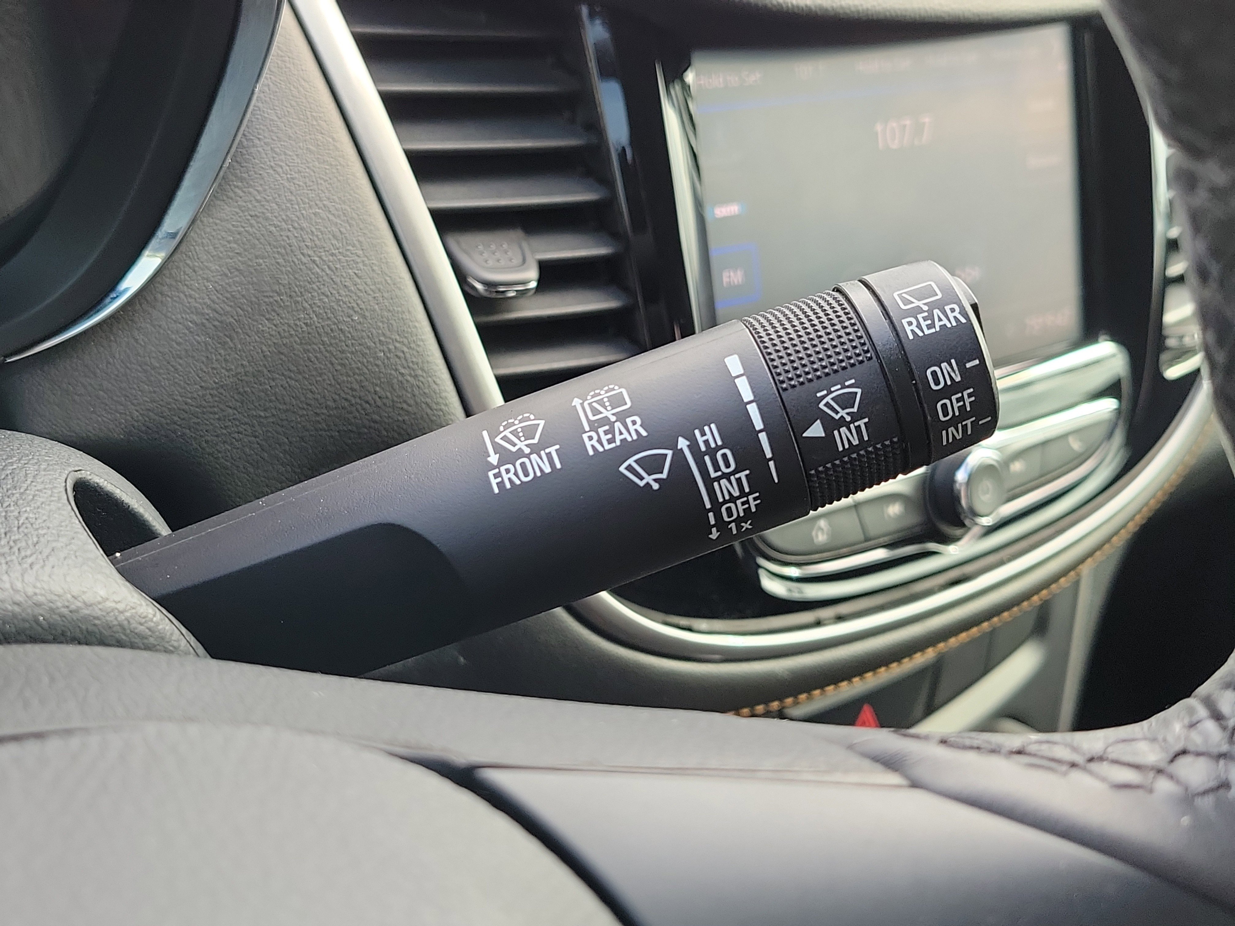 Used 2022 Chevrolet Trax LT w/ Redline Edition image 29