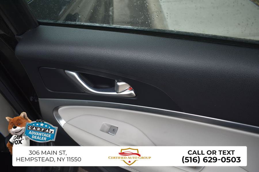Used 2025 Genesis G70 2.5T image 27