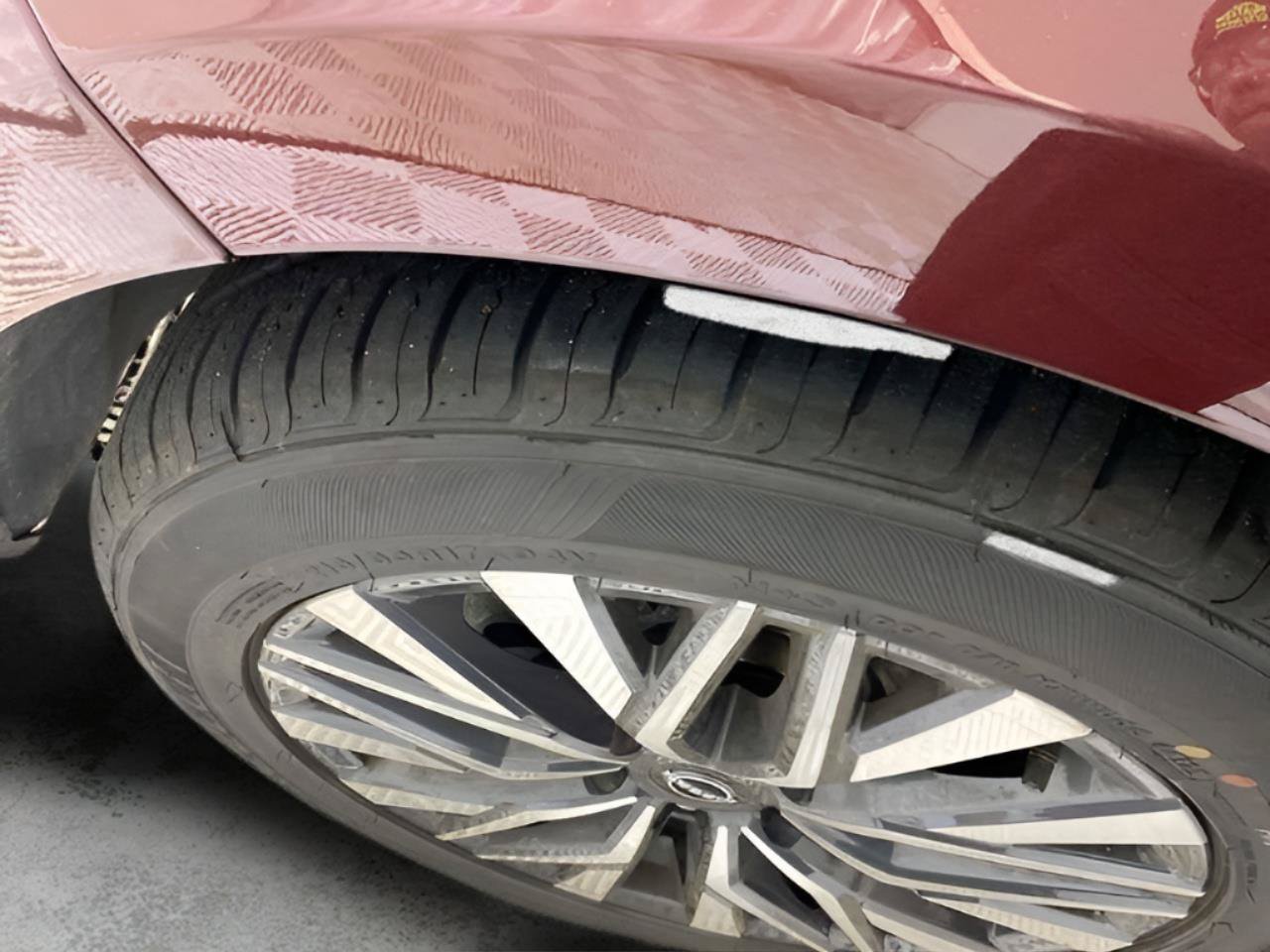 Used 2024 Nissan Altima 2.5 SV FWD image 23