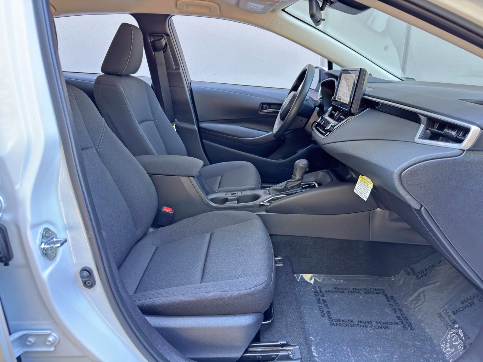 Used 2025 Toyota Corolla LE FWD image 14