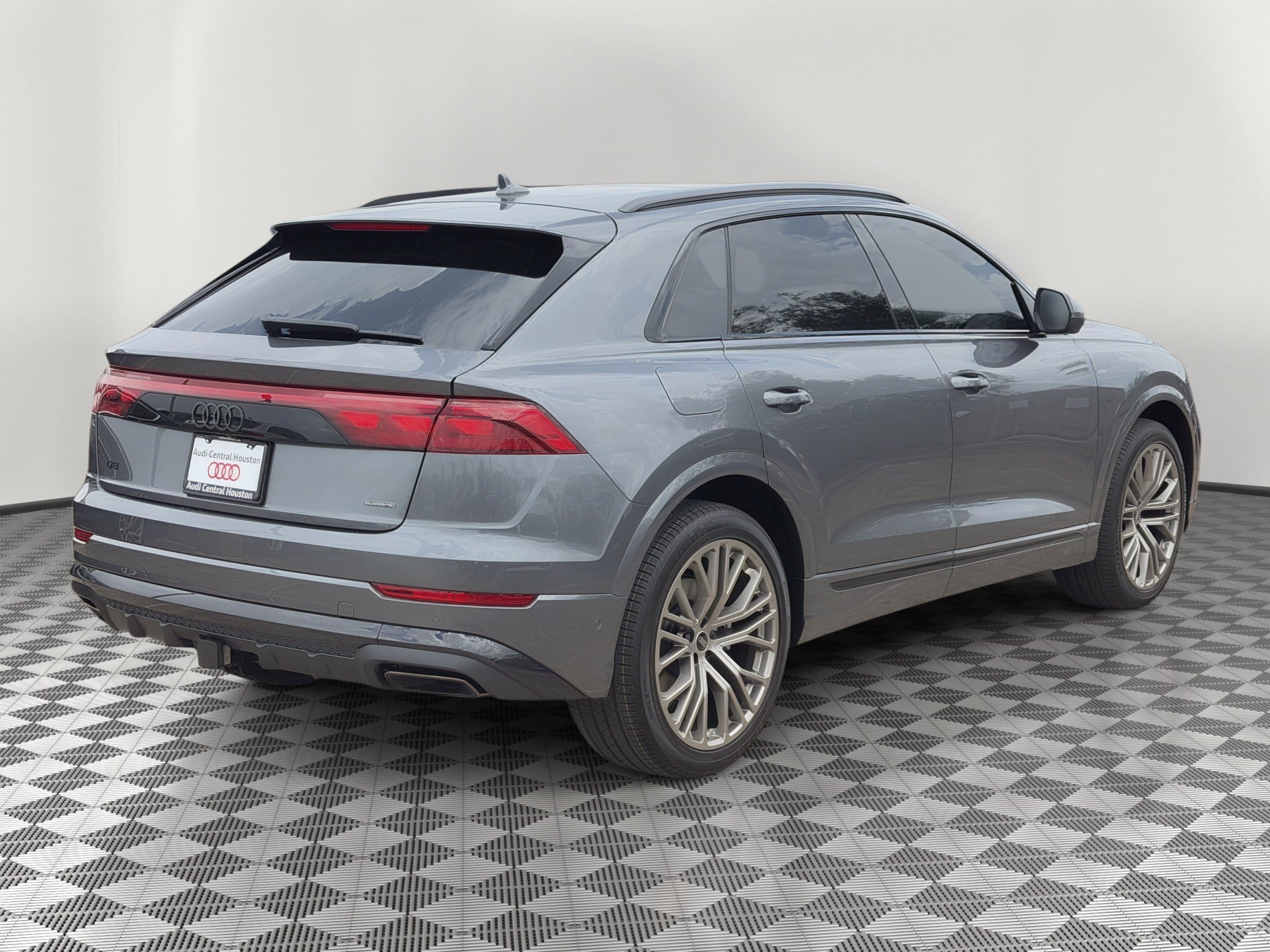 New 2027 Audi Q8 Prestige AWD/4WD image 9