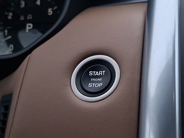 Used 2024 Land Rover Discovery Metropolitan Edition image 30