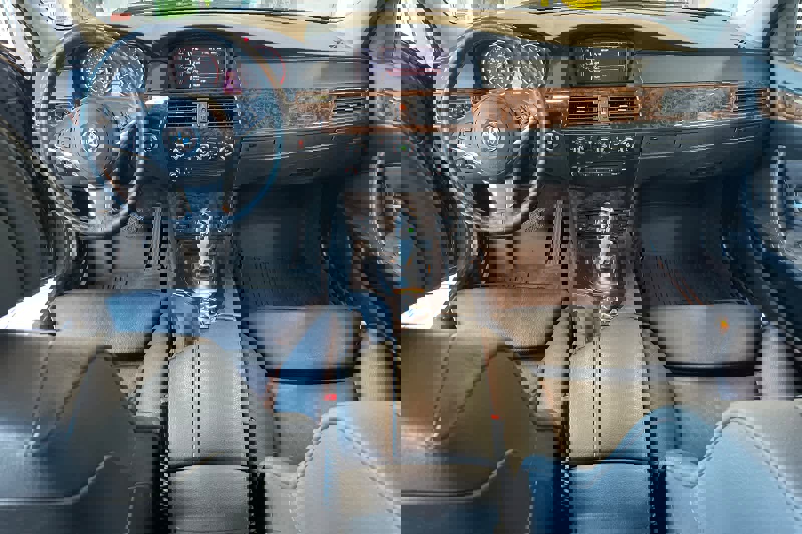 Used 2010 BMW 535i xDrive 535i xDrive image 3