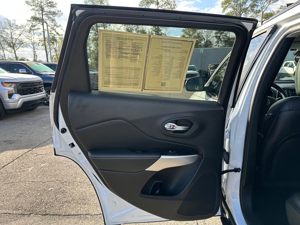 Used 2022 Jeep Cherokee Latitude w/ Sun & Sound Group image 36