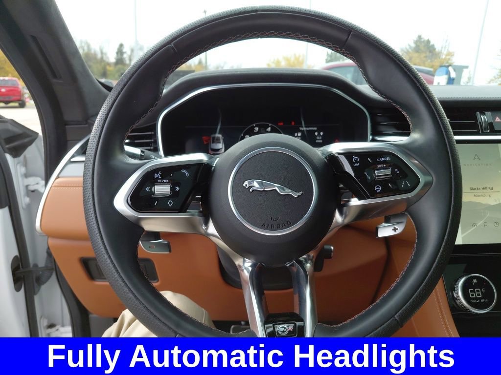 Used 2022 Jaguar F-PACE SVR image 21