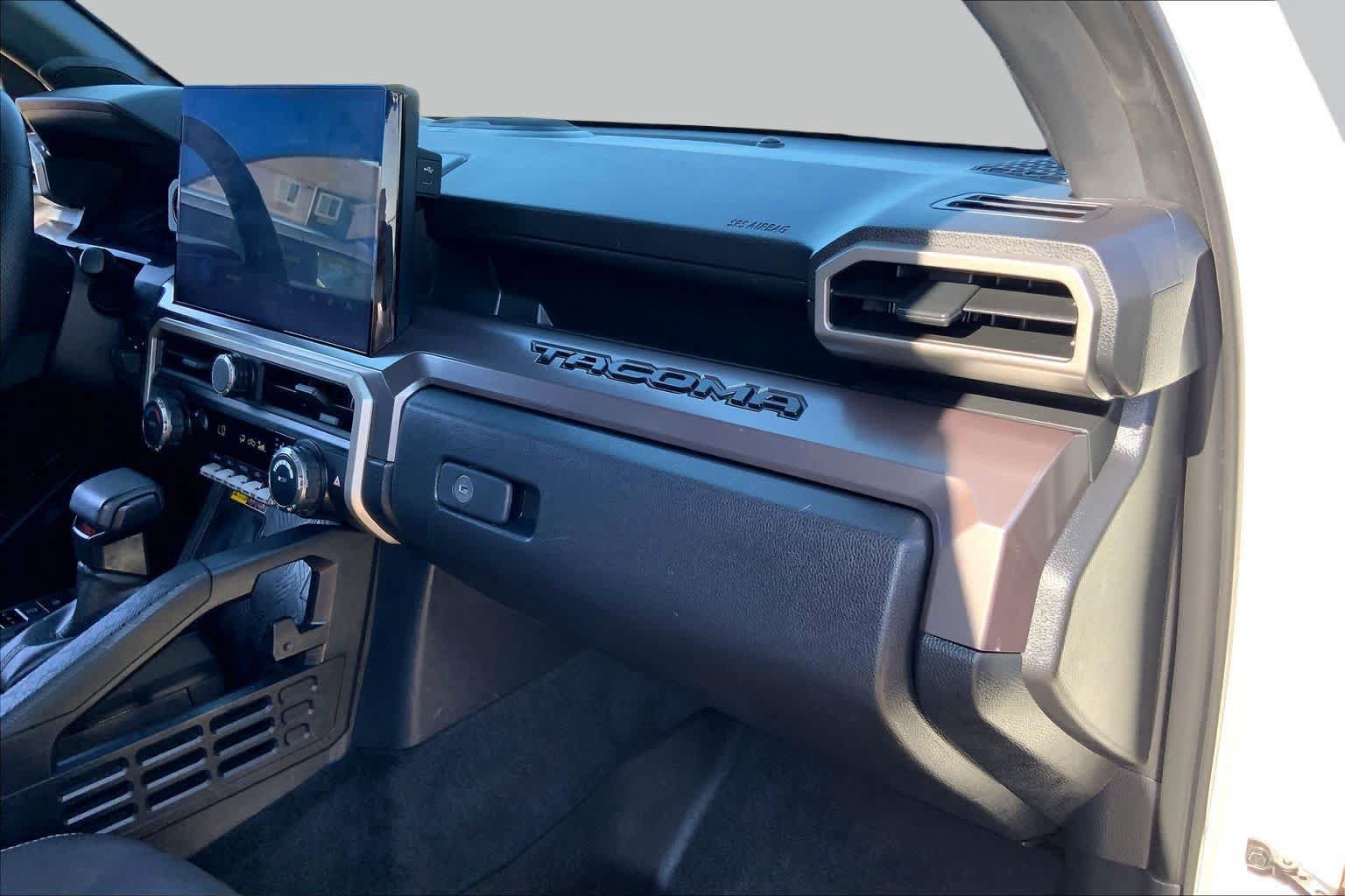 Used 2025 Toyota Tacoma TRD Off-Road w/ TRD Off Road Upgrade Package AWD/4WD image 19