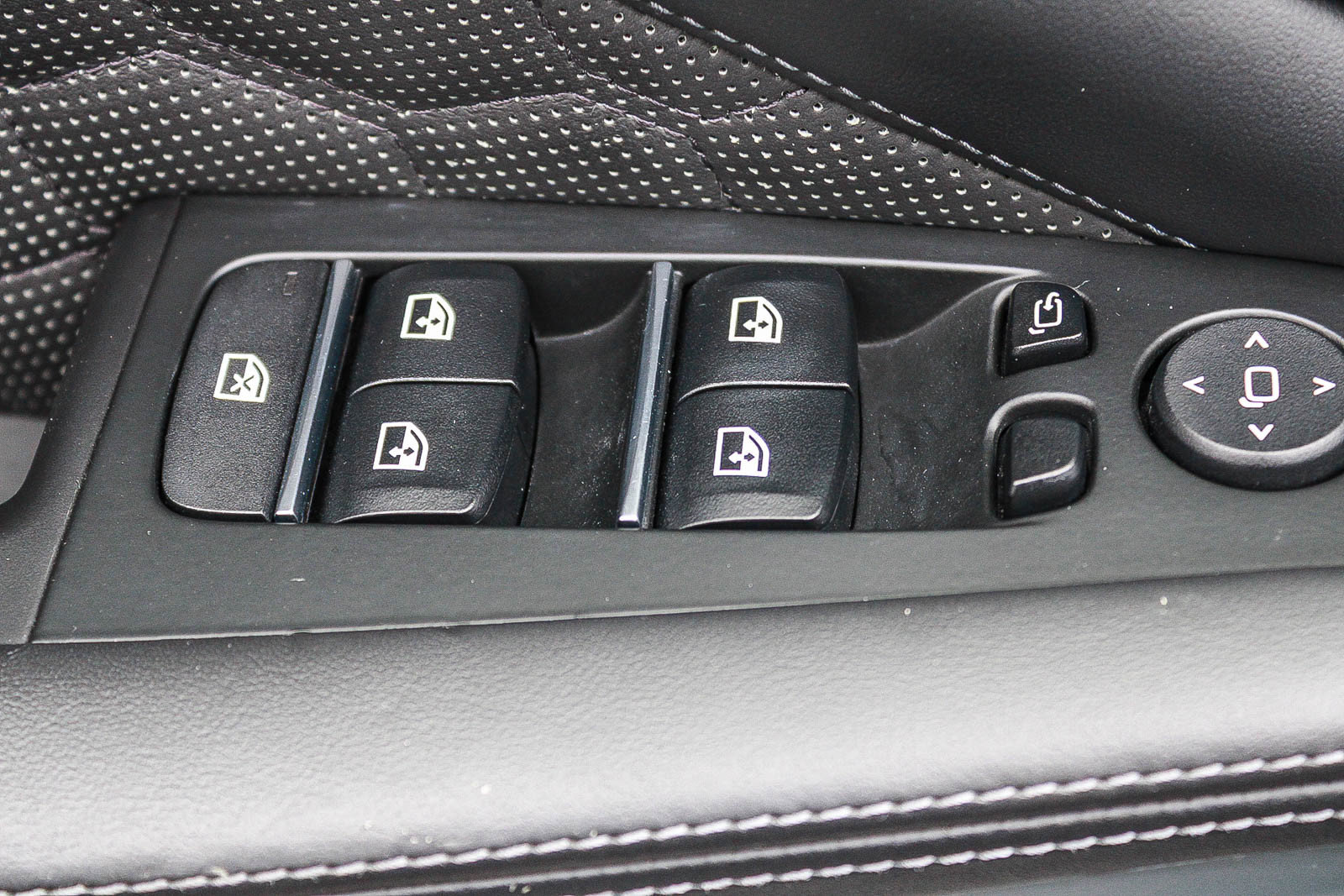 Used 2021 BMW X5 M w/ Executive Package AWD/4WD image 16