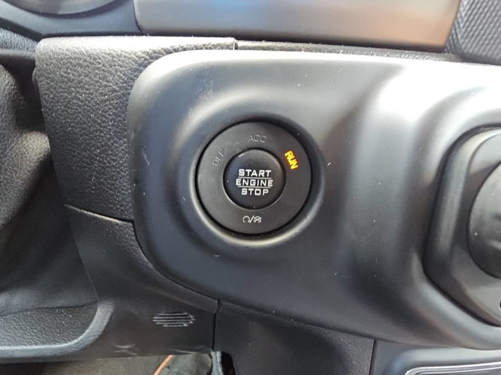 Used 2018 Jeep Wrangler Unlimited Sport S AWD/4WD image 35