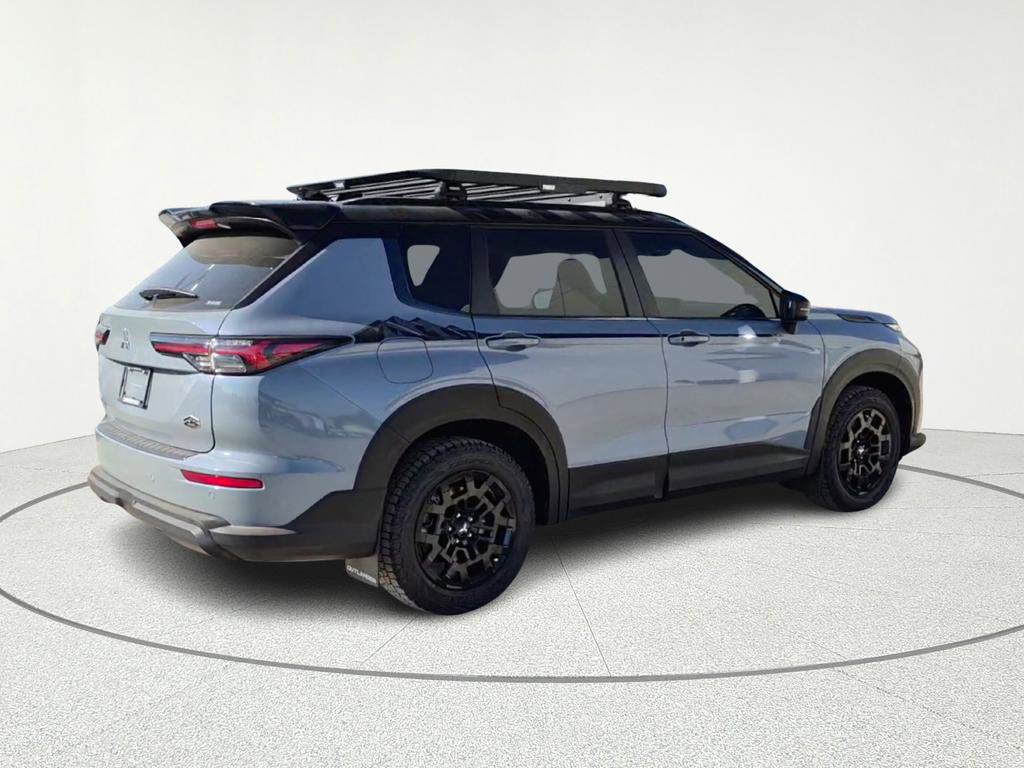 New 2025 Mitsubishi Outlander SE image 5