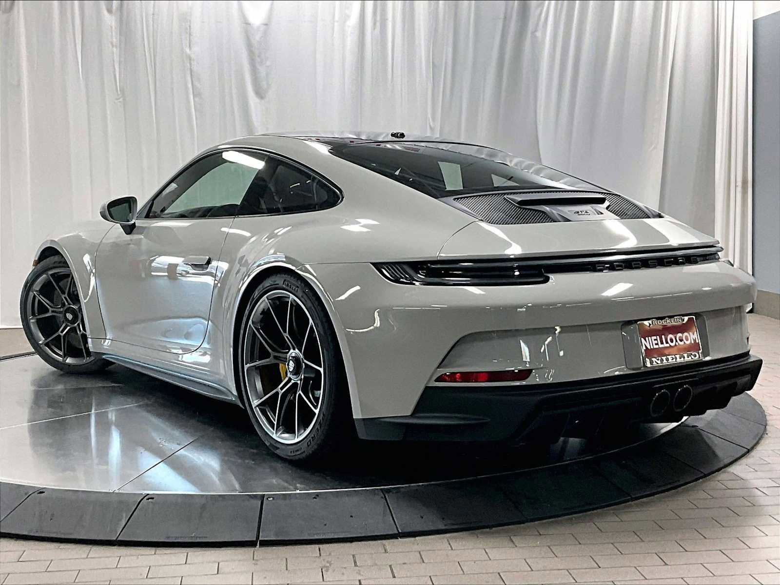 Used 2022 Porsche 911 GT3 image 3