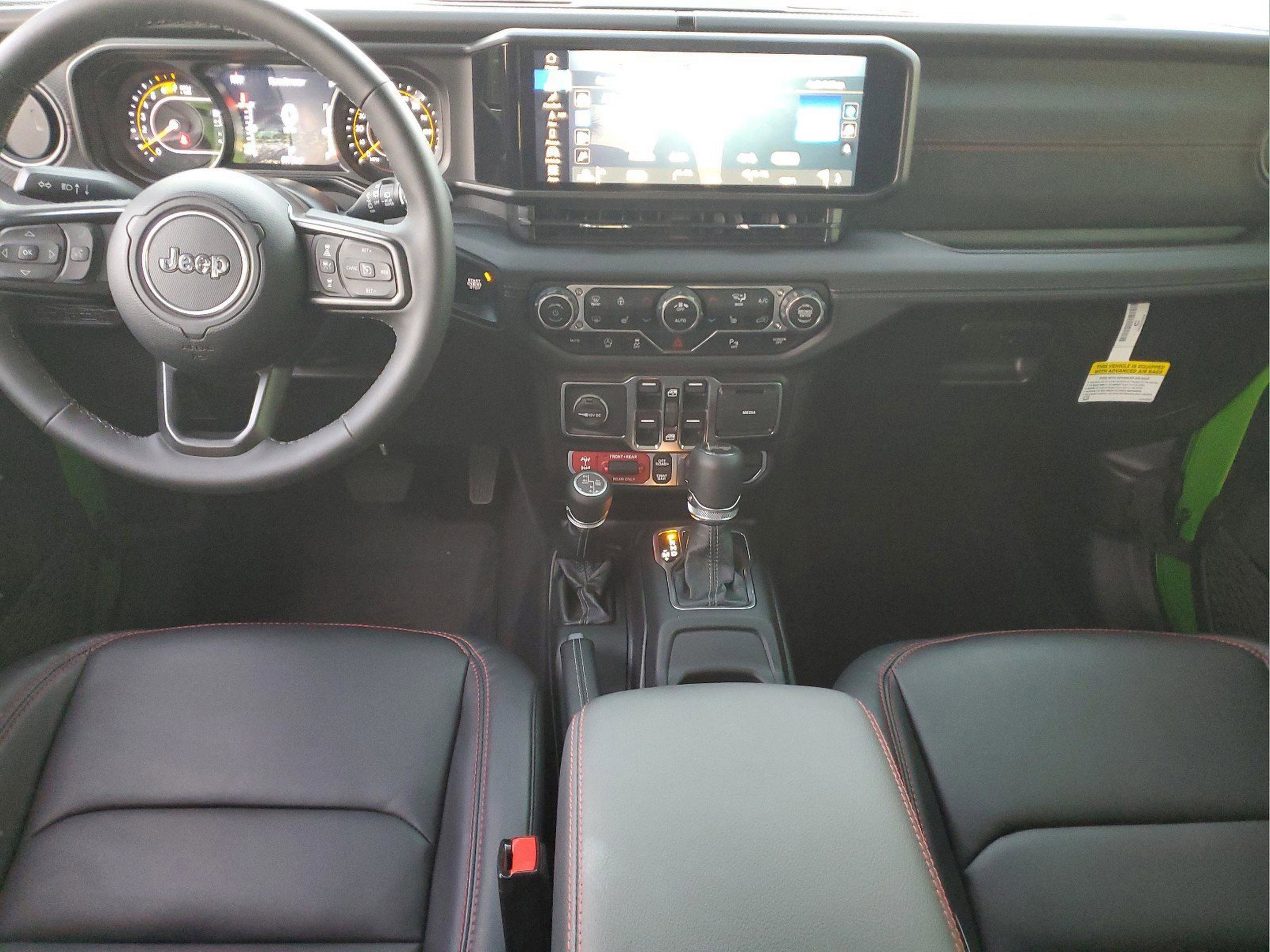 Certified 2025 Jeep Wrangler Unlimited Rubicon image 13