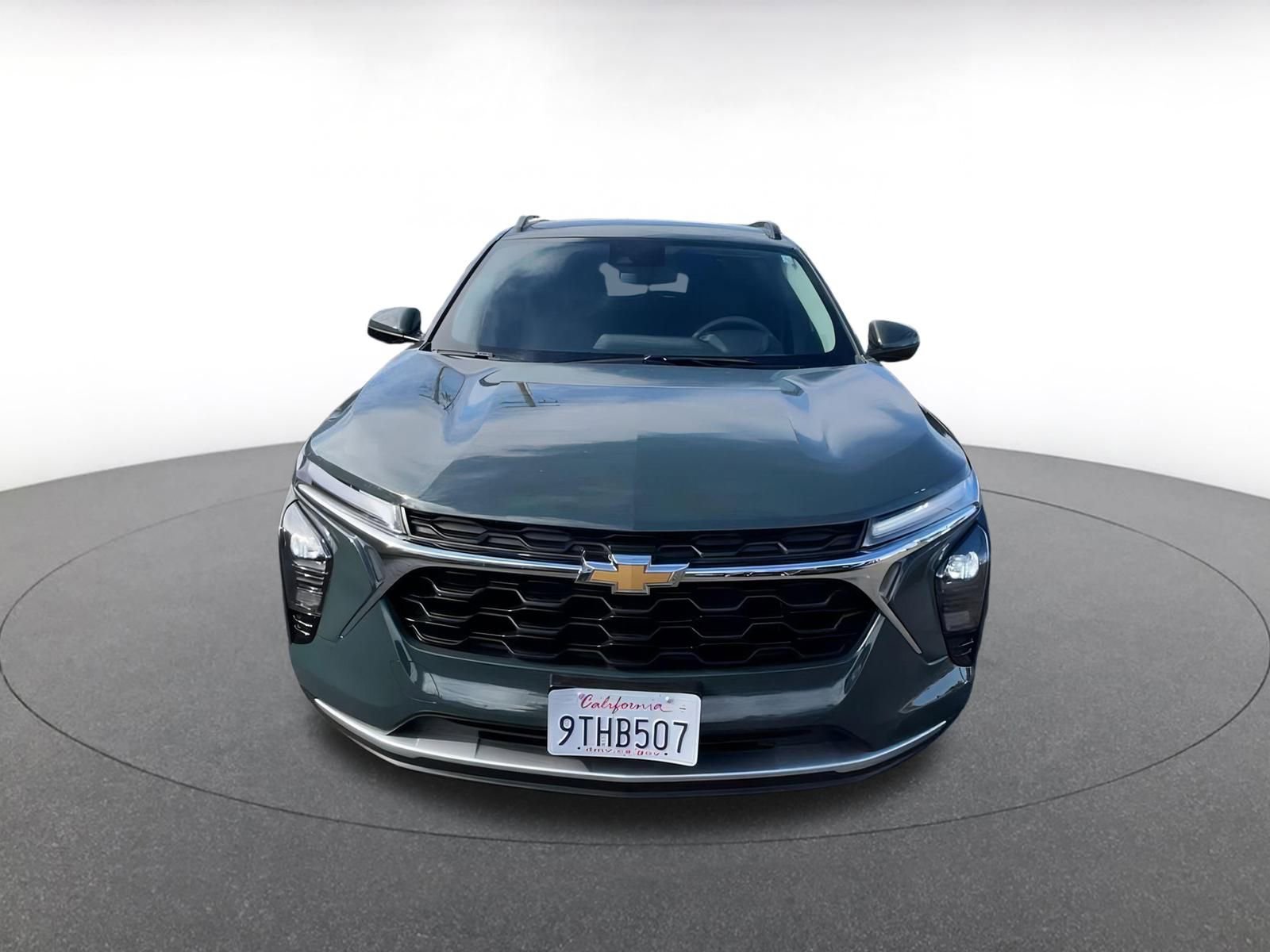 Used 2025 Chevrolet Trax LT image 4