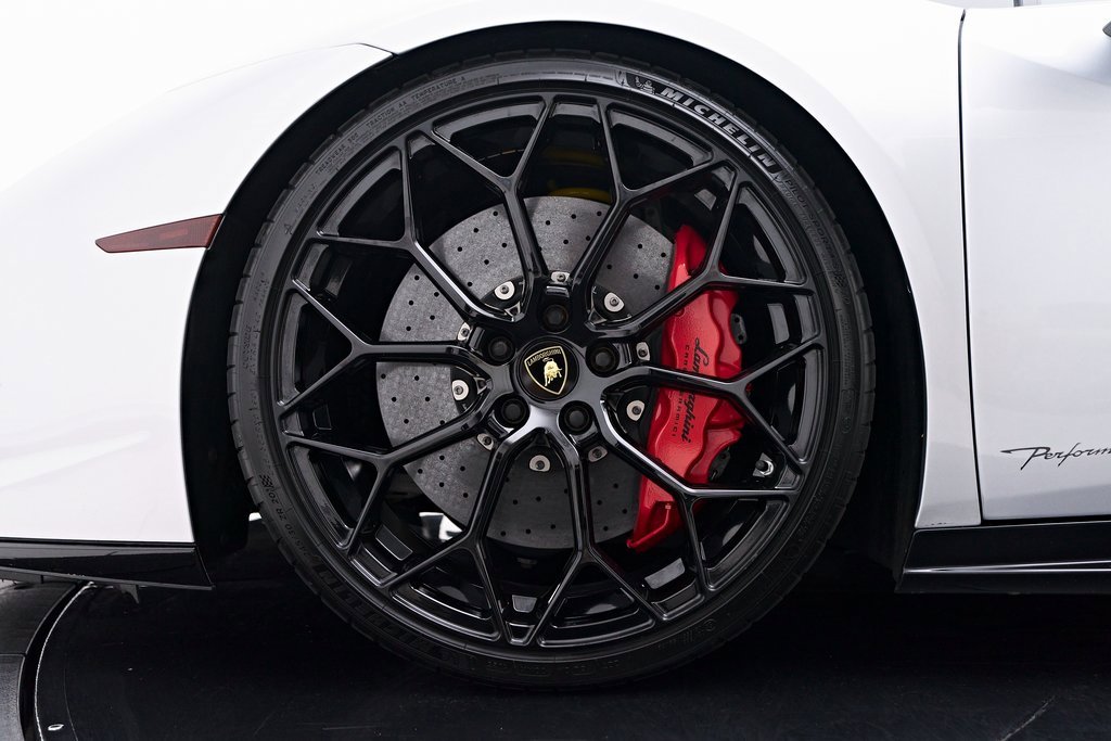 Used 2018 Lamborghini Huracan Performante image 4