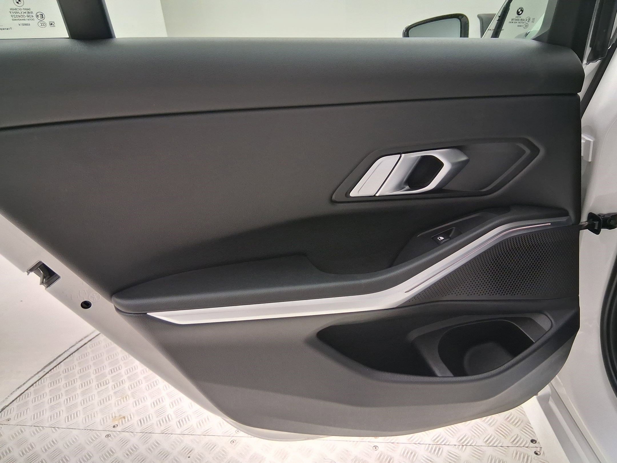 Used 2023 BMW 330i Sedan w/ Premium Package image 20