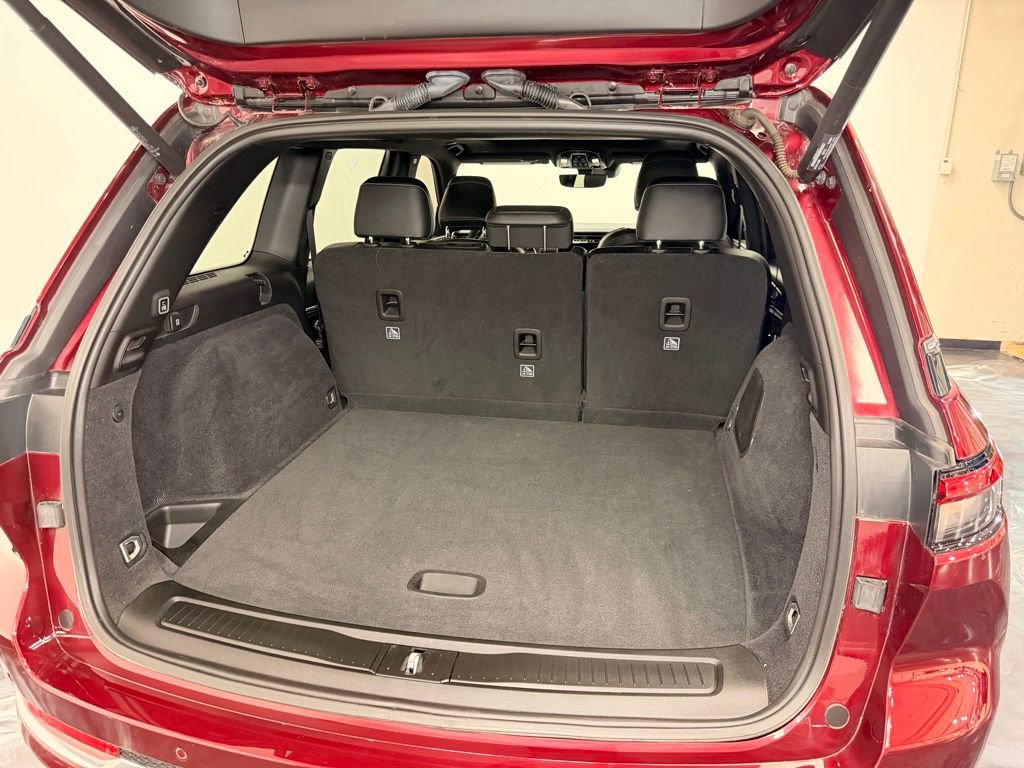 Used 2024 Jeep Grand Cherokee Overland image 8