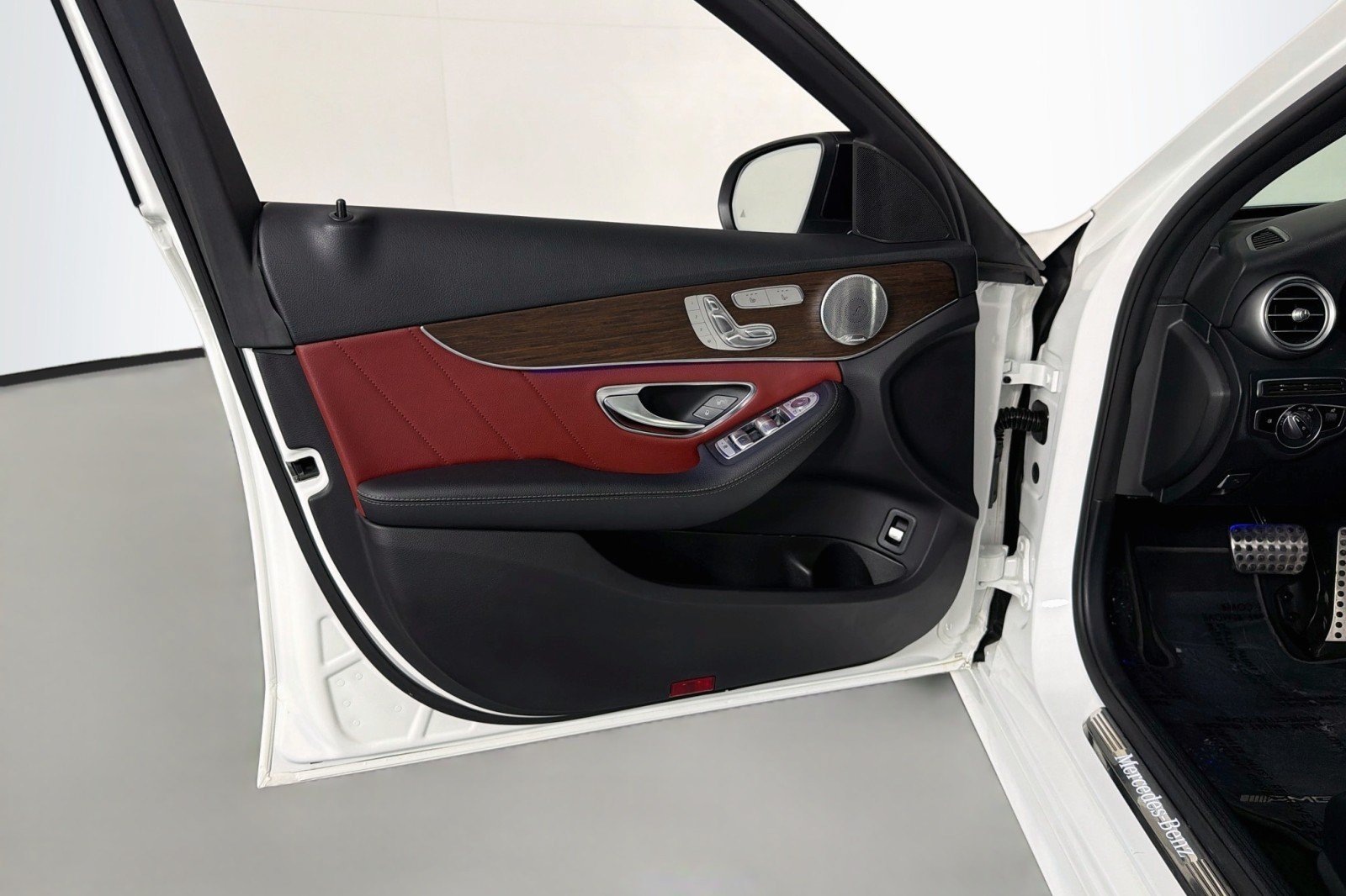 Used 2020 Mercedes-Benz C 300 Sedan image 26