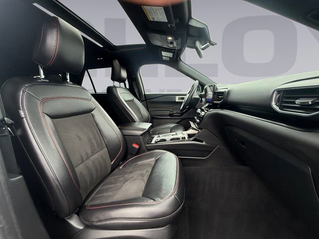 Used 2023 Ford Explorer ST-Line w/ Class IV Trailer Tow Package AWD/4WD image 17