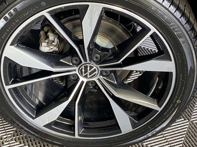 Used 2022 Volkswagen Tiguan SEL R-Line image 29