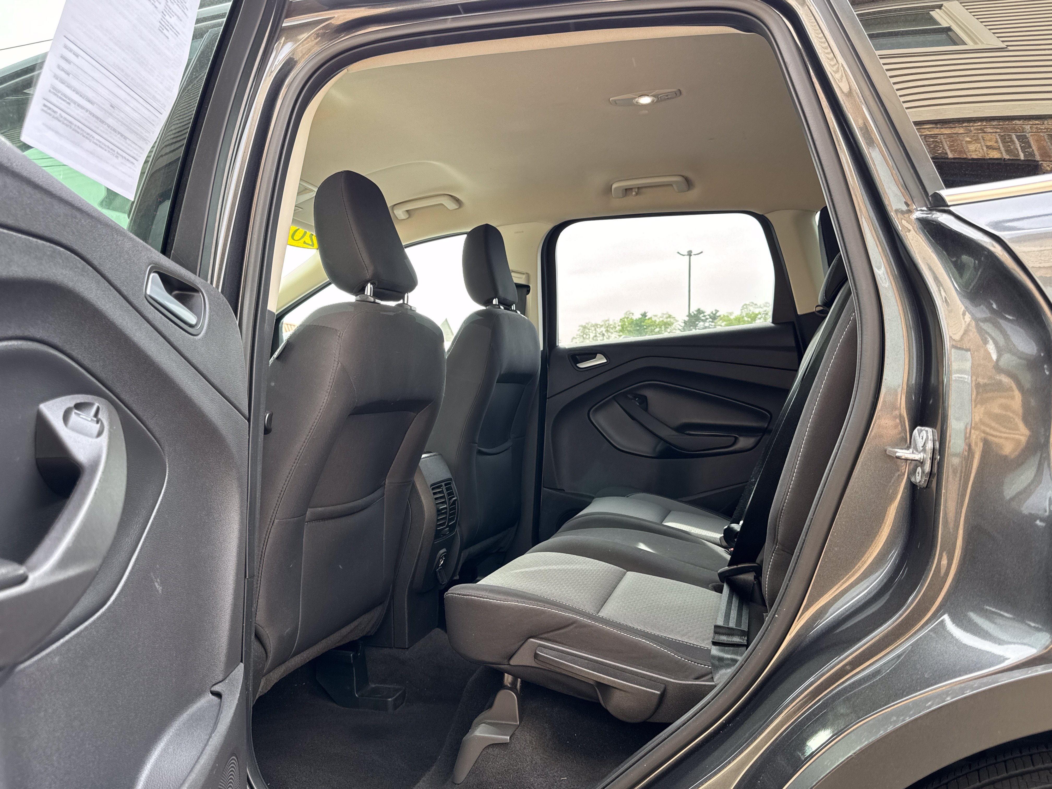 Used 2018 Ford Escape SE FWD image 10