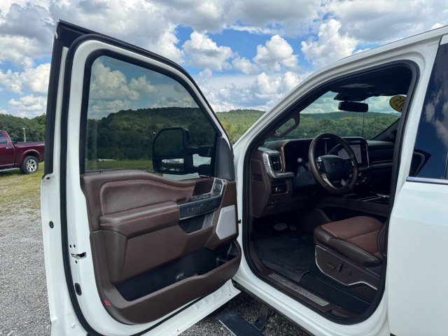 Used 2025 Ford F350 King Ranch AWD/4WD image 11