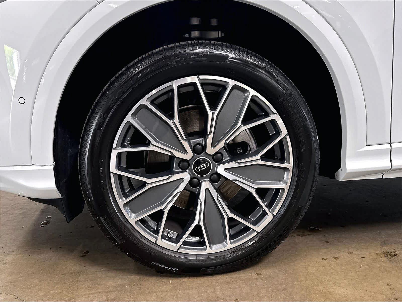 Certified 2025 Audi Q5 Premium w/ Premium Plus AWD/4WD image 11