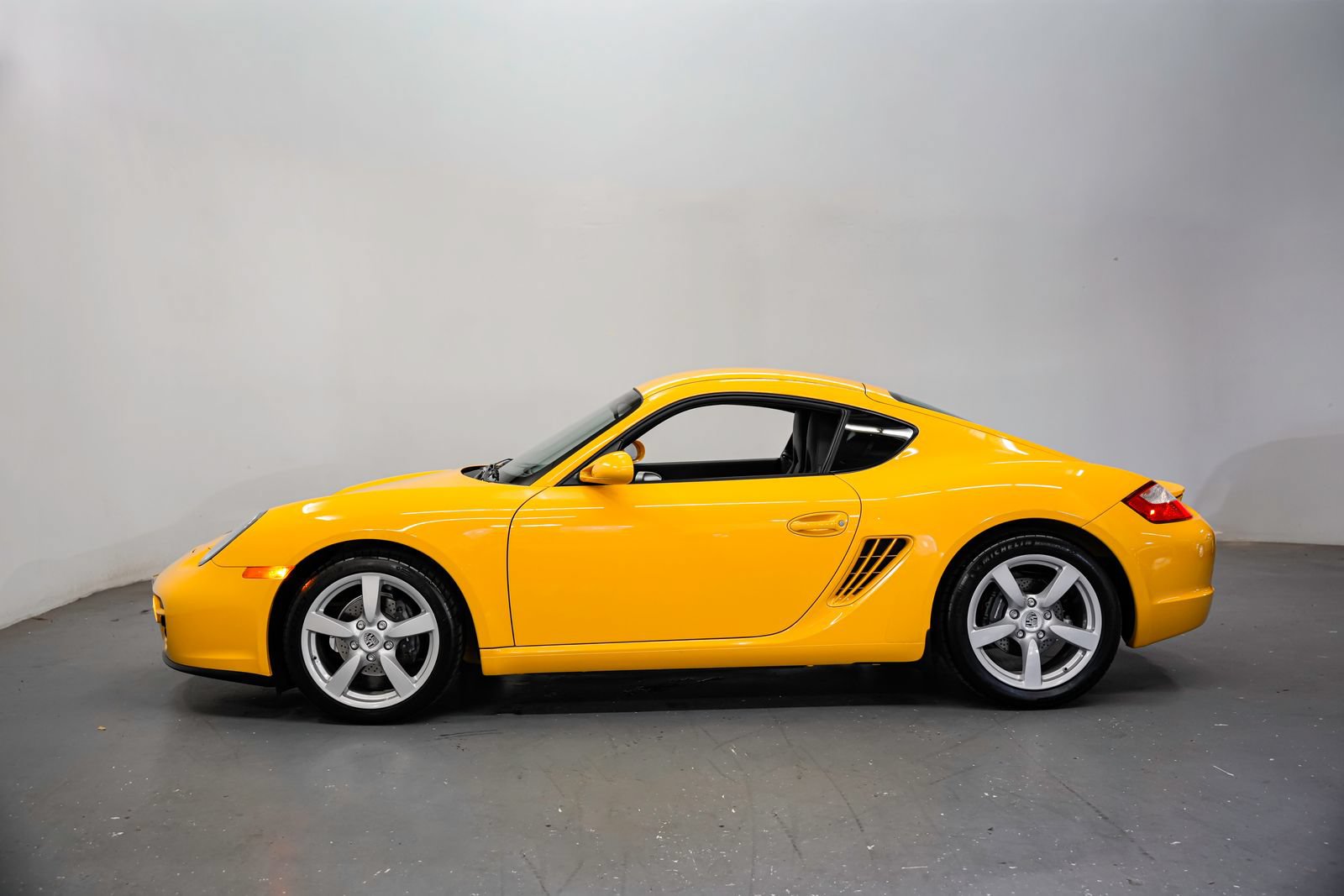 Used 2008 Porsche Cayman RWD image 7