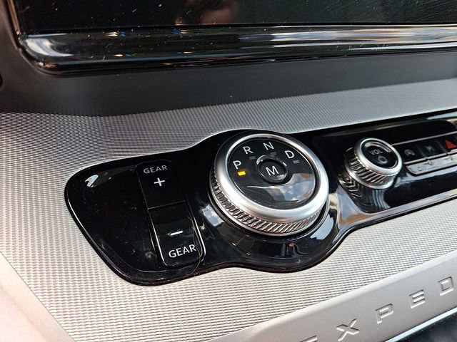 Used 2025 Ford Expedition Active image 15