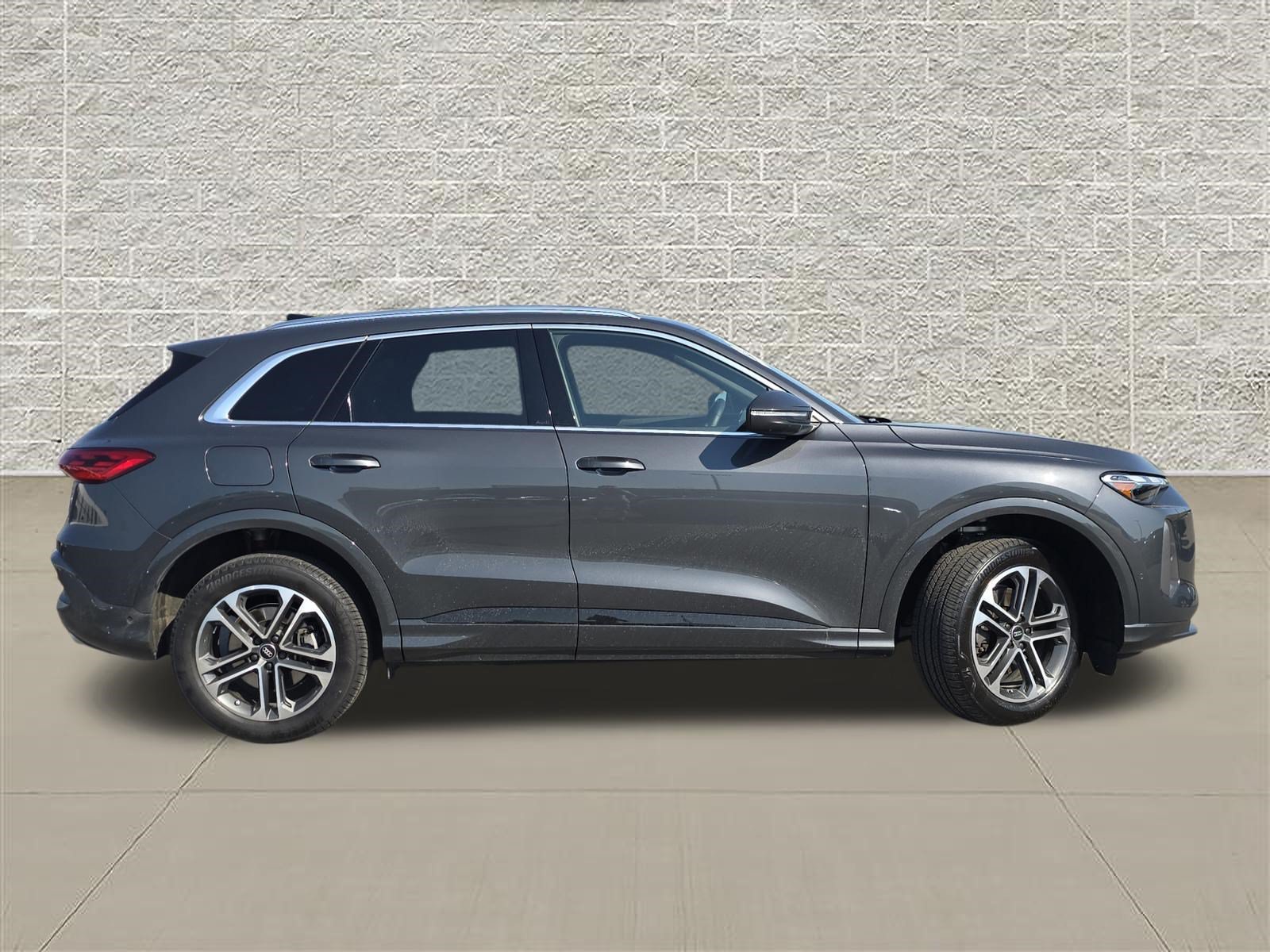 Certified 2025 Audi Q5 Premium w/ Convenience Package AWD/4WD image 8