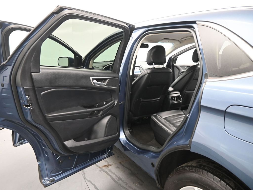 Certified 2019 Ford Edge SEL w/ Equipment Group 201A image 17