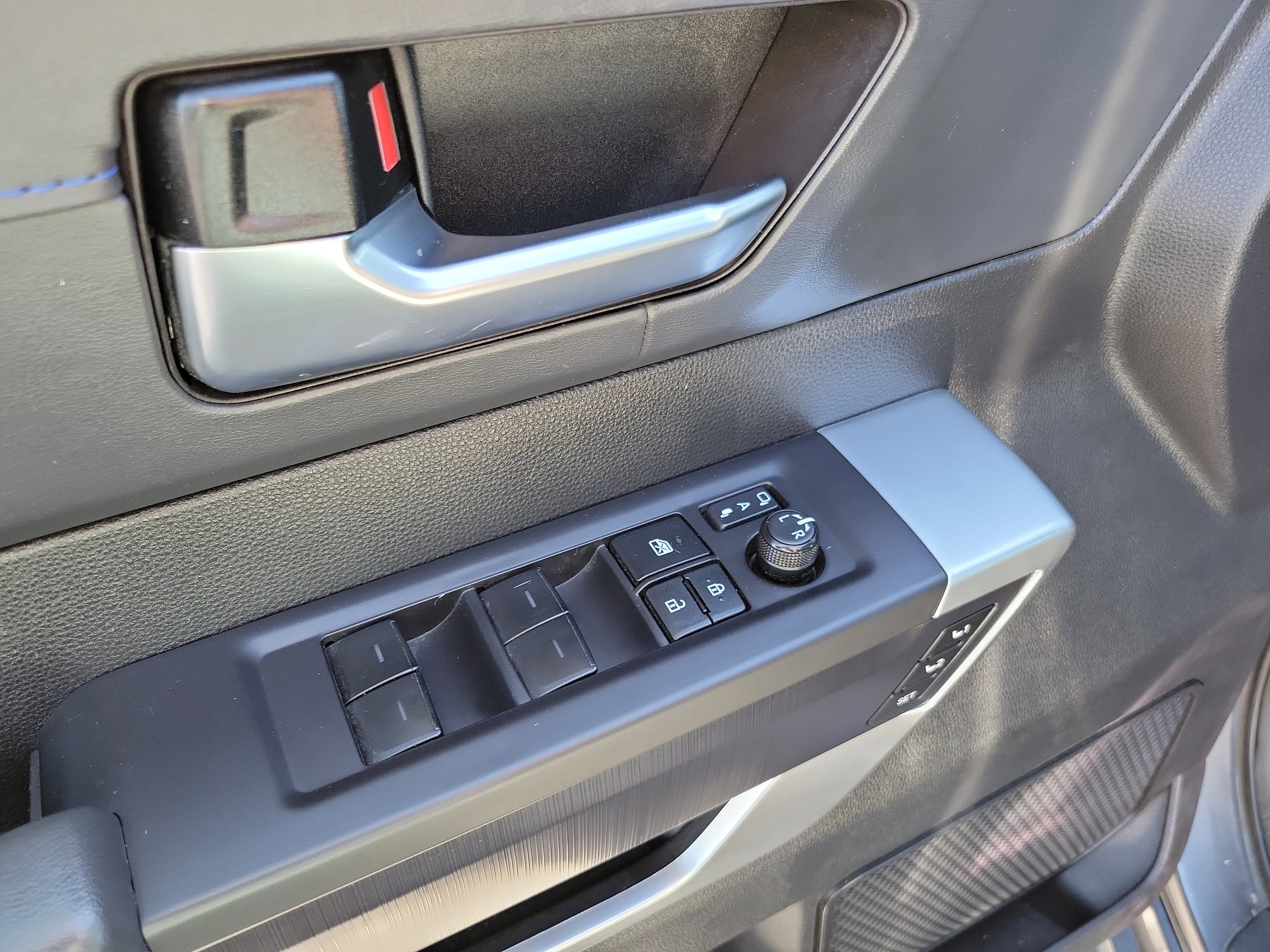 Used 2023 Toyota Tundra Platinum w/ Advanced Package image 20