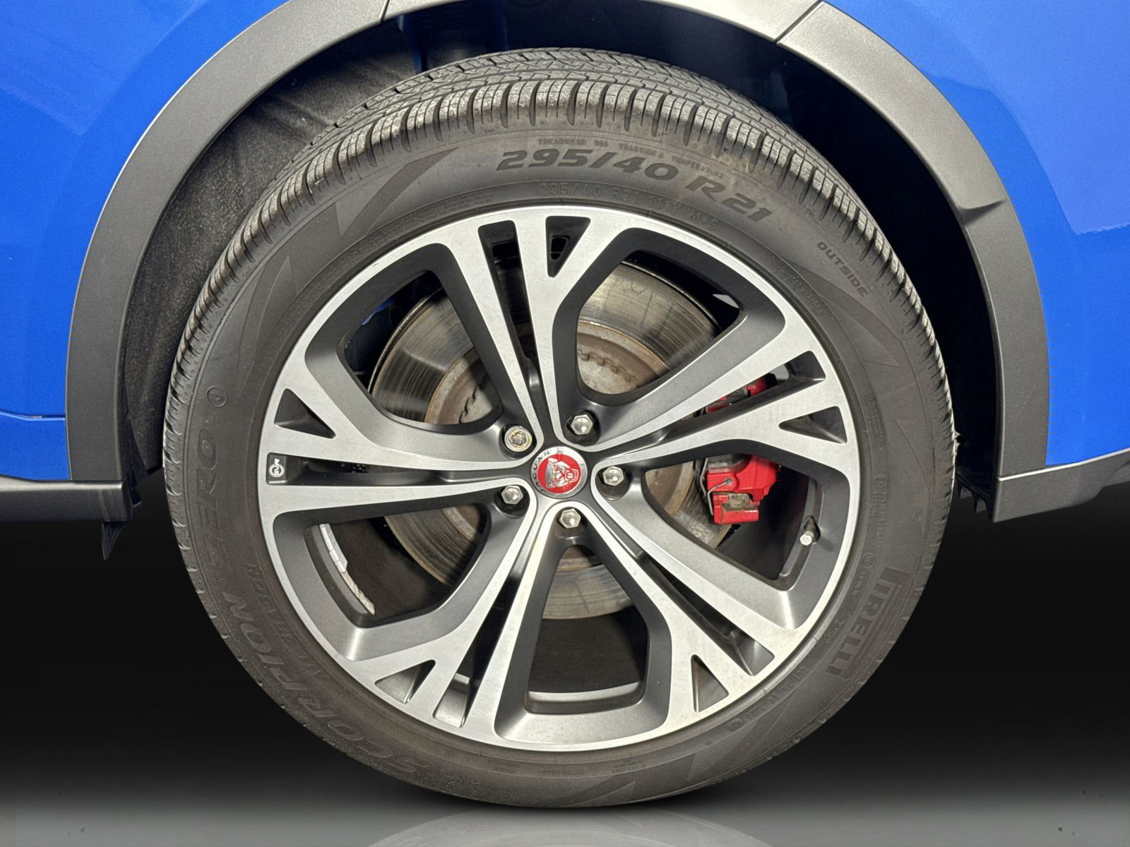 Used 2021 Jaguar F-PACE SVR image 10