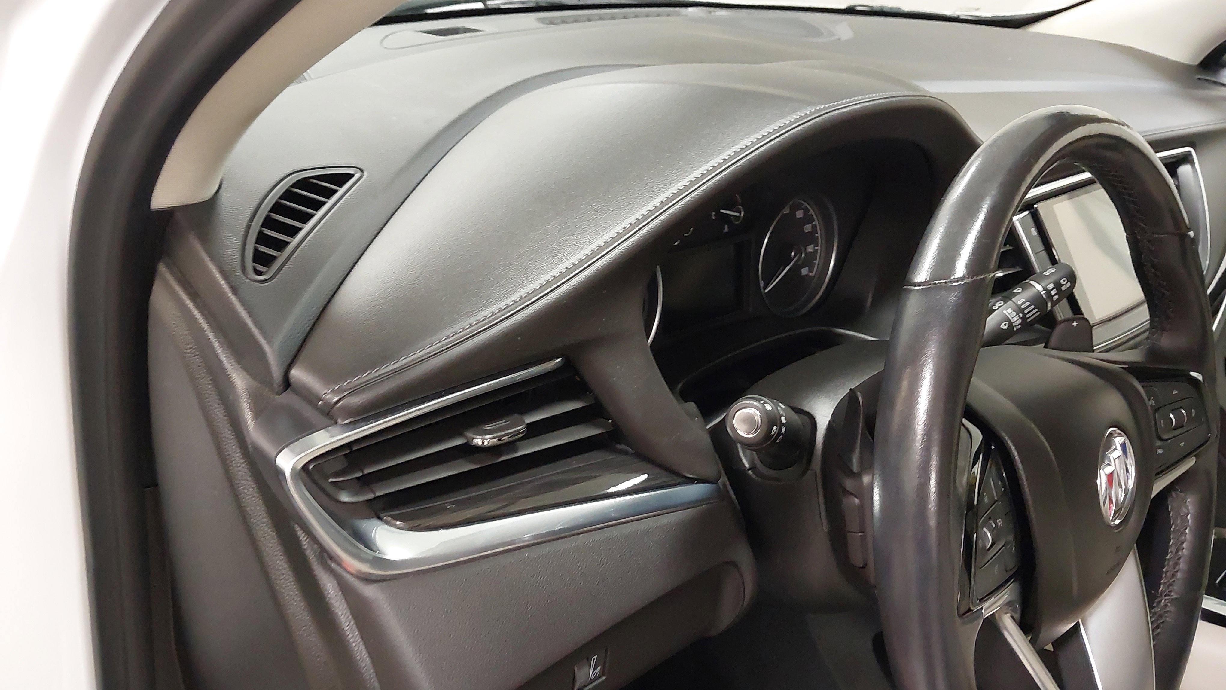 Used 2022 Buick Enclave Essence w/ Experience Buick Package image 17