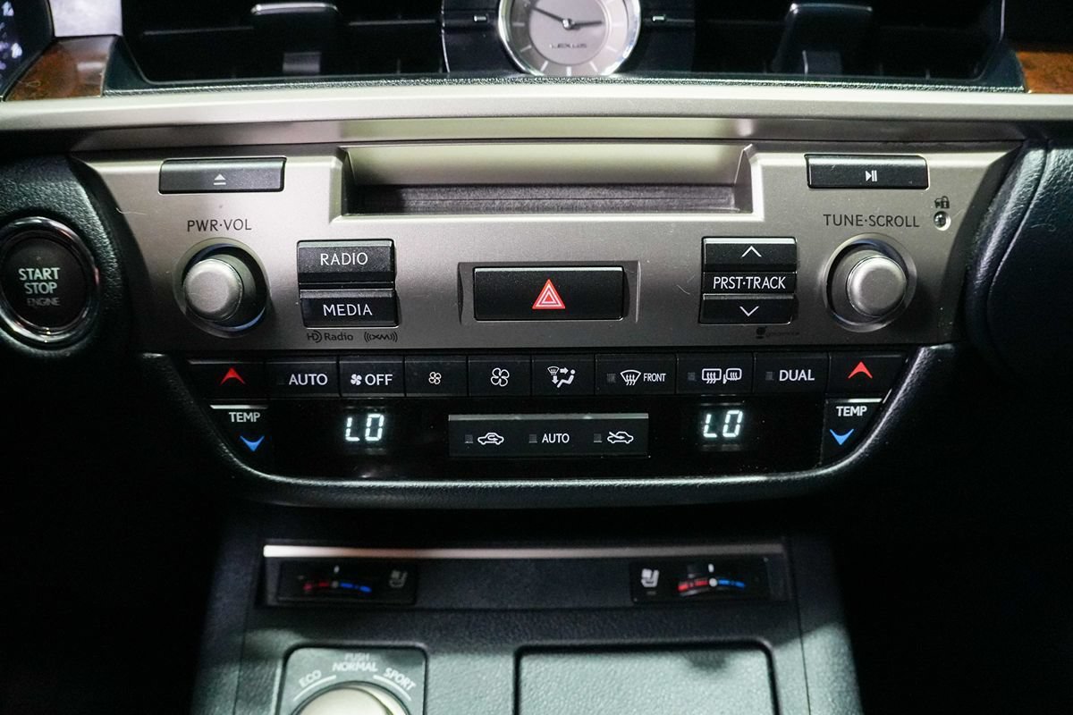 Used 2015 Lexus ES 350 w/ Premium Package FWD image 14