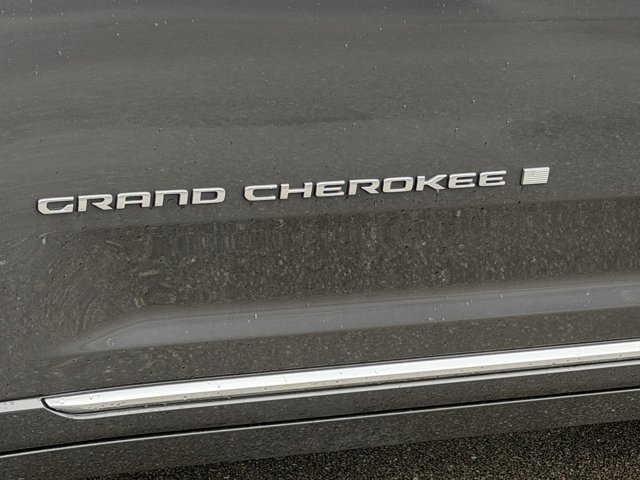 Used 2022 Jeep Grand Cherokee L Summit AWD/4WD image 14