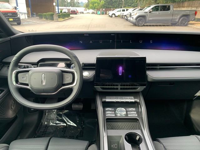 New 2025 Lincoln Nautilus Reserve image 20